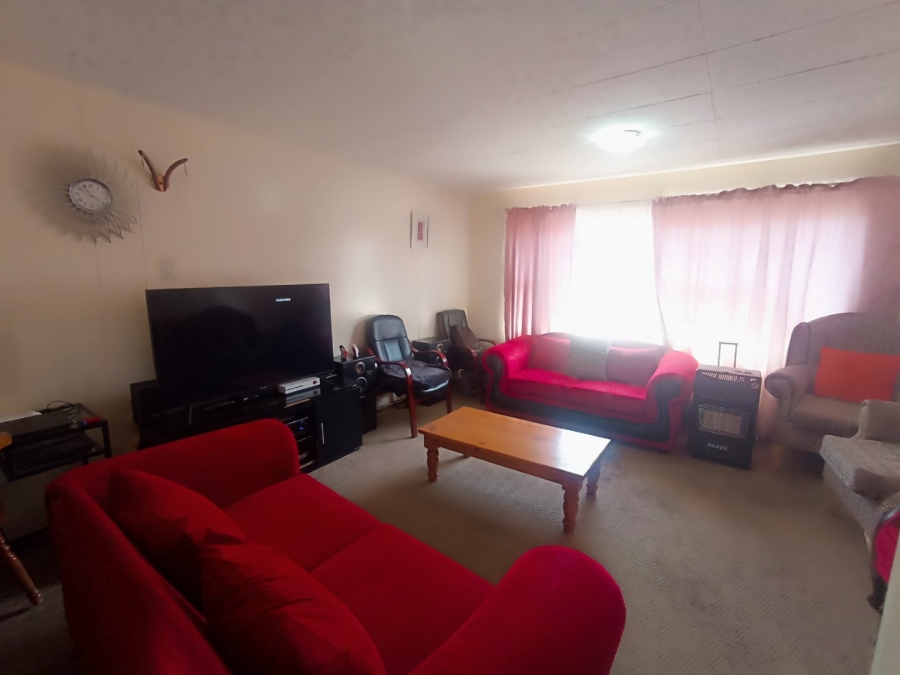 2 Bedroom Property for Sale in Potchefstroom North West